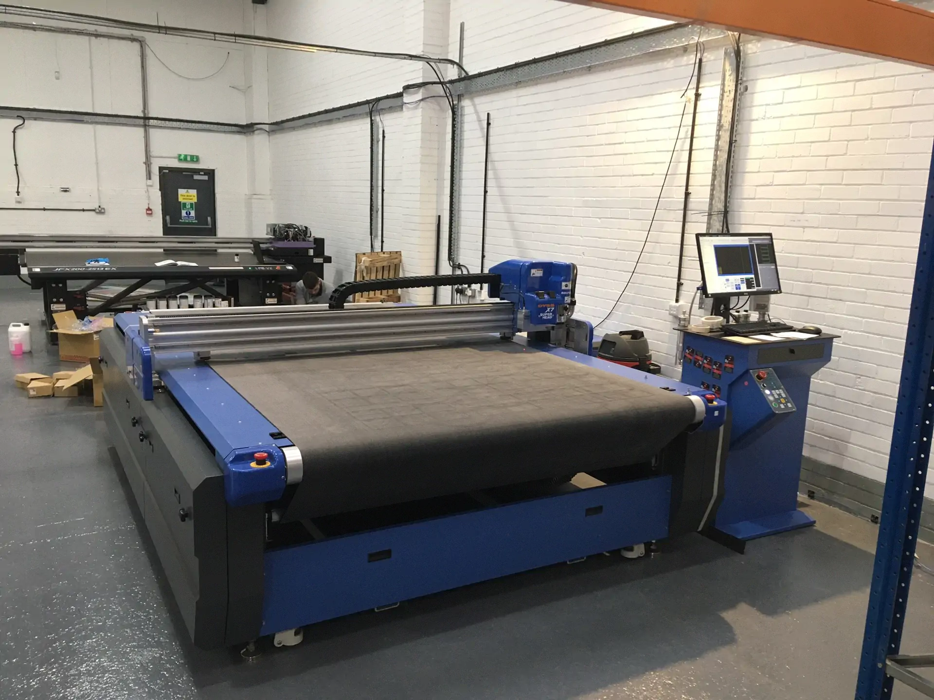 Preowned DYSS X7-1624C Cutting Table