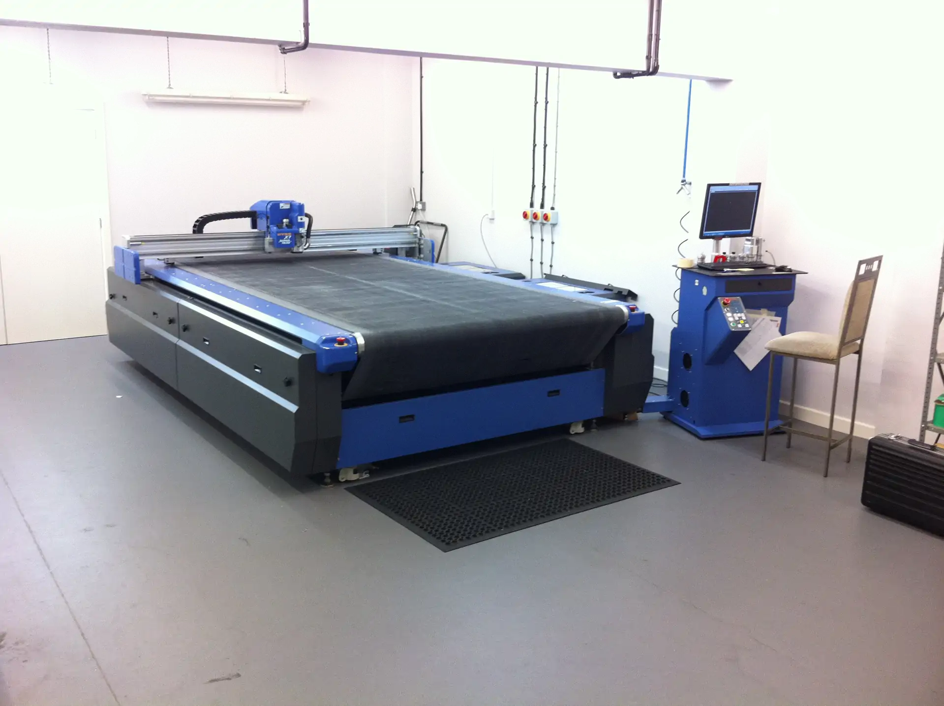Preowned DYSS X7-1630T Cutting Table